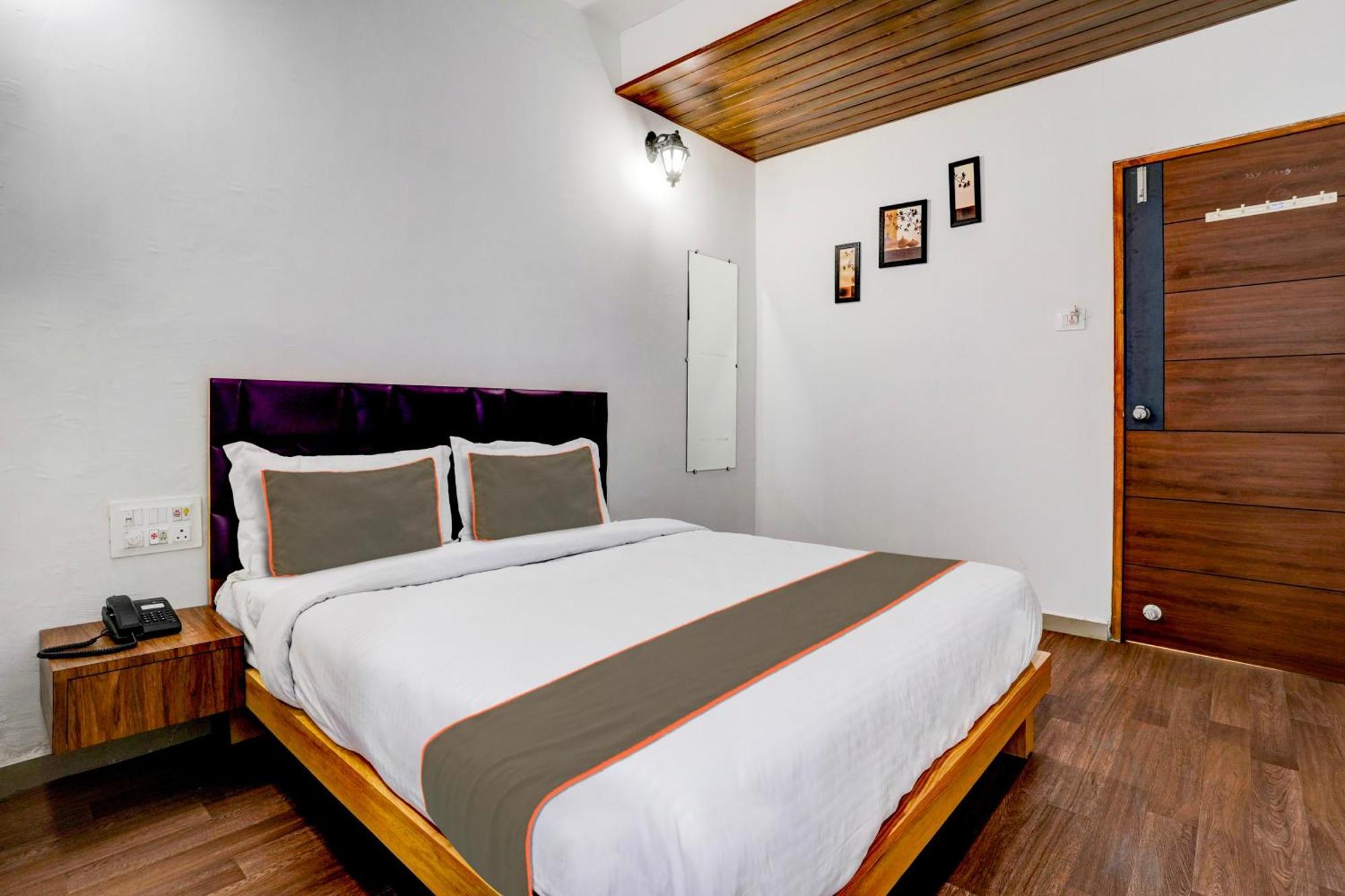 Hotel Silk, Premier Budget Friendly Luxury Hotel In Surat, Perfect For Families, Couples And Business Travelers Экстерьер фото
