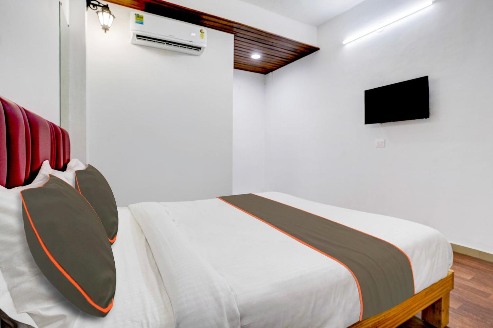 Hotel Silk, Premier Budget Friendly Luxury Hotel In Surat, Perfect For Families, Couples And Business Travelers Экстерьер фото