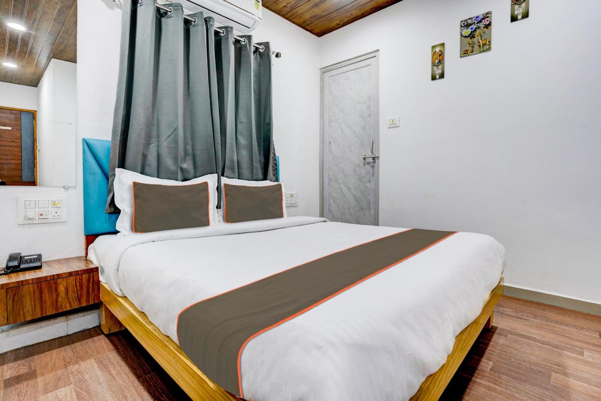 Hotel Silk, Premier Budget Friendly Luxury Hotel In Surat, Perfect For Families, Couples And Business Travelers Экстерьер фото