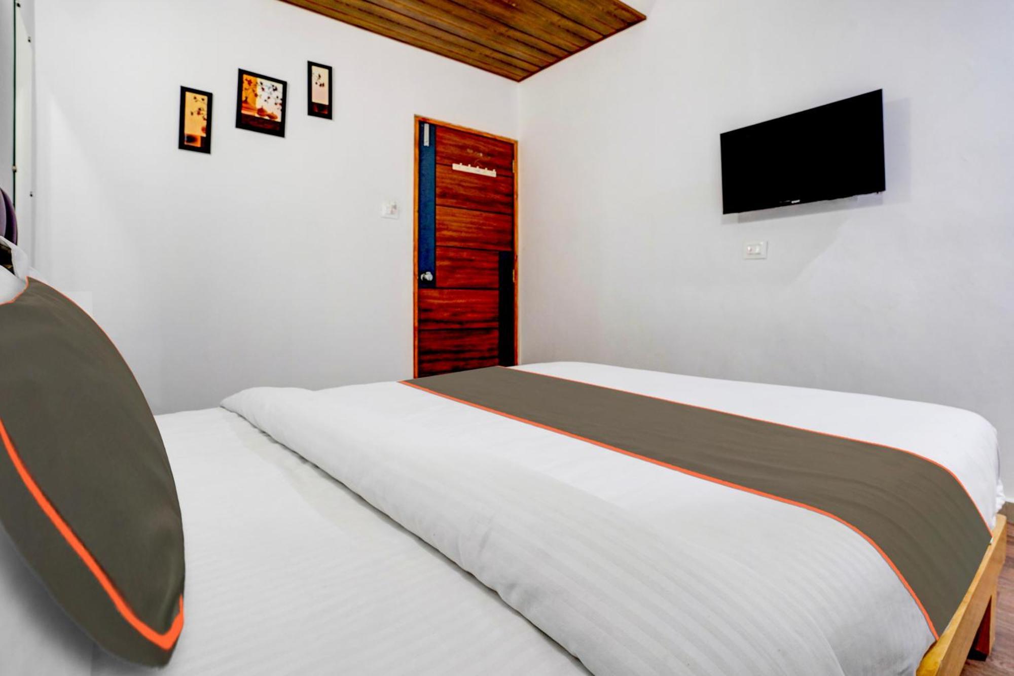 Hotel Silk, Premier Budget Friendly Luxury Hotel In Surat, Perfect For Families, Couples And Business Travelers Экстерьер фото